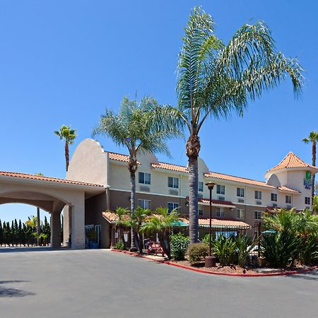 Holiday Inn Express Hotel & Suites San Diego-Escondido By Ihg Exterior photo