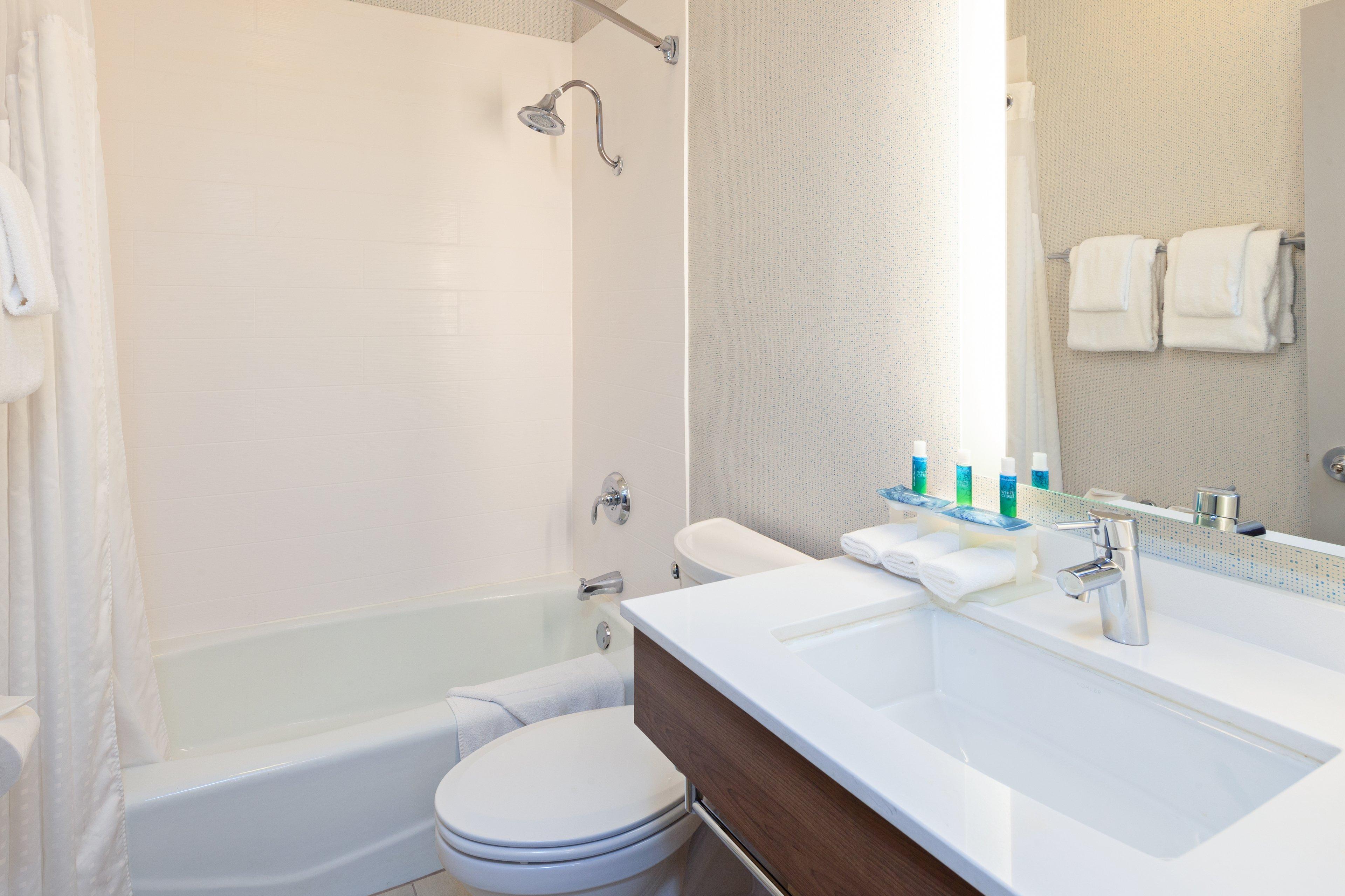 Holiday Inn Express Hotel & Suites San Diego-Escondido By Ihg Exterior photo