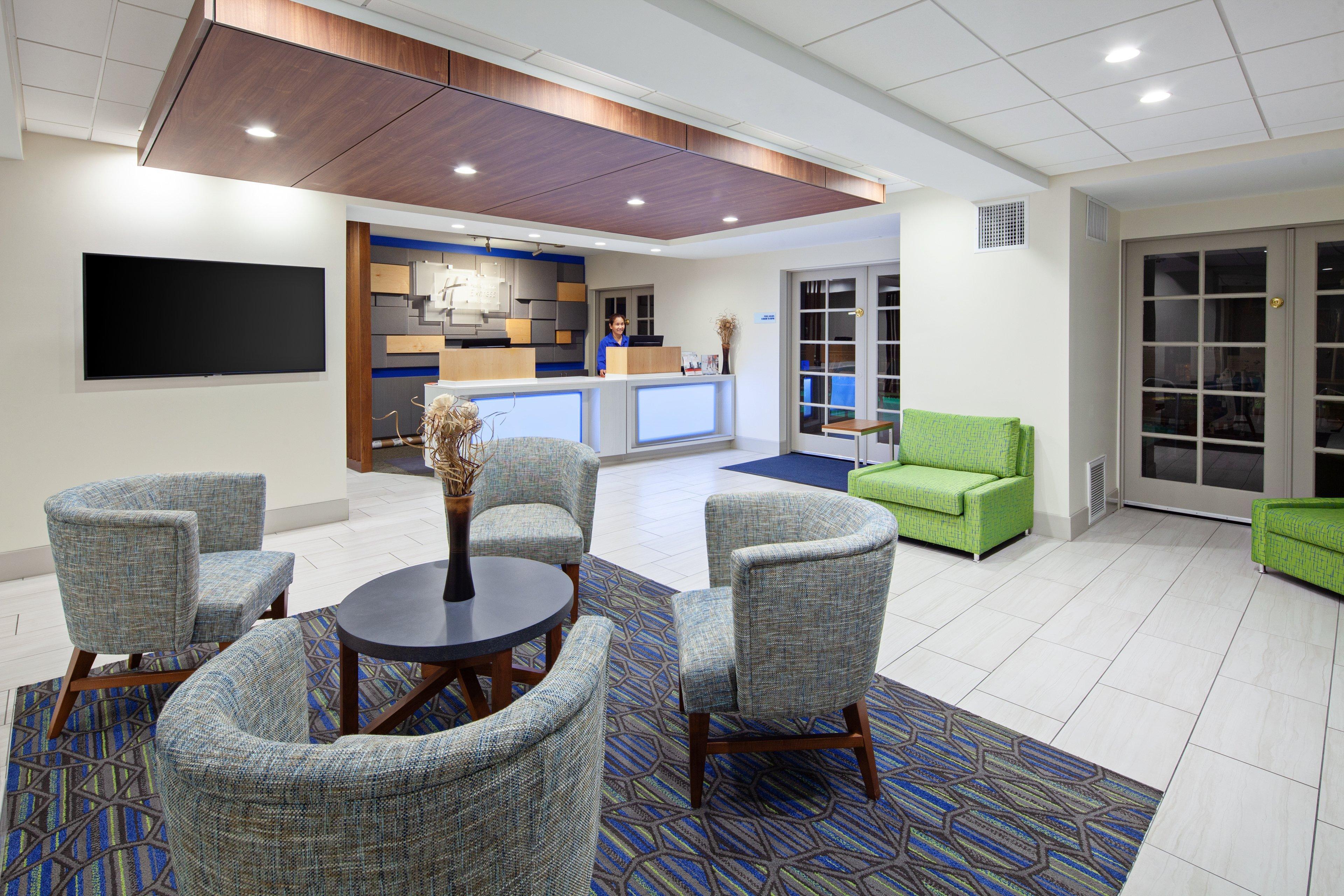 Holiday Inn Express Hotel & Suites San Diego-Escondido By Ihg Exterior photo
