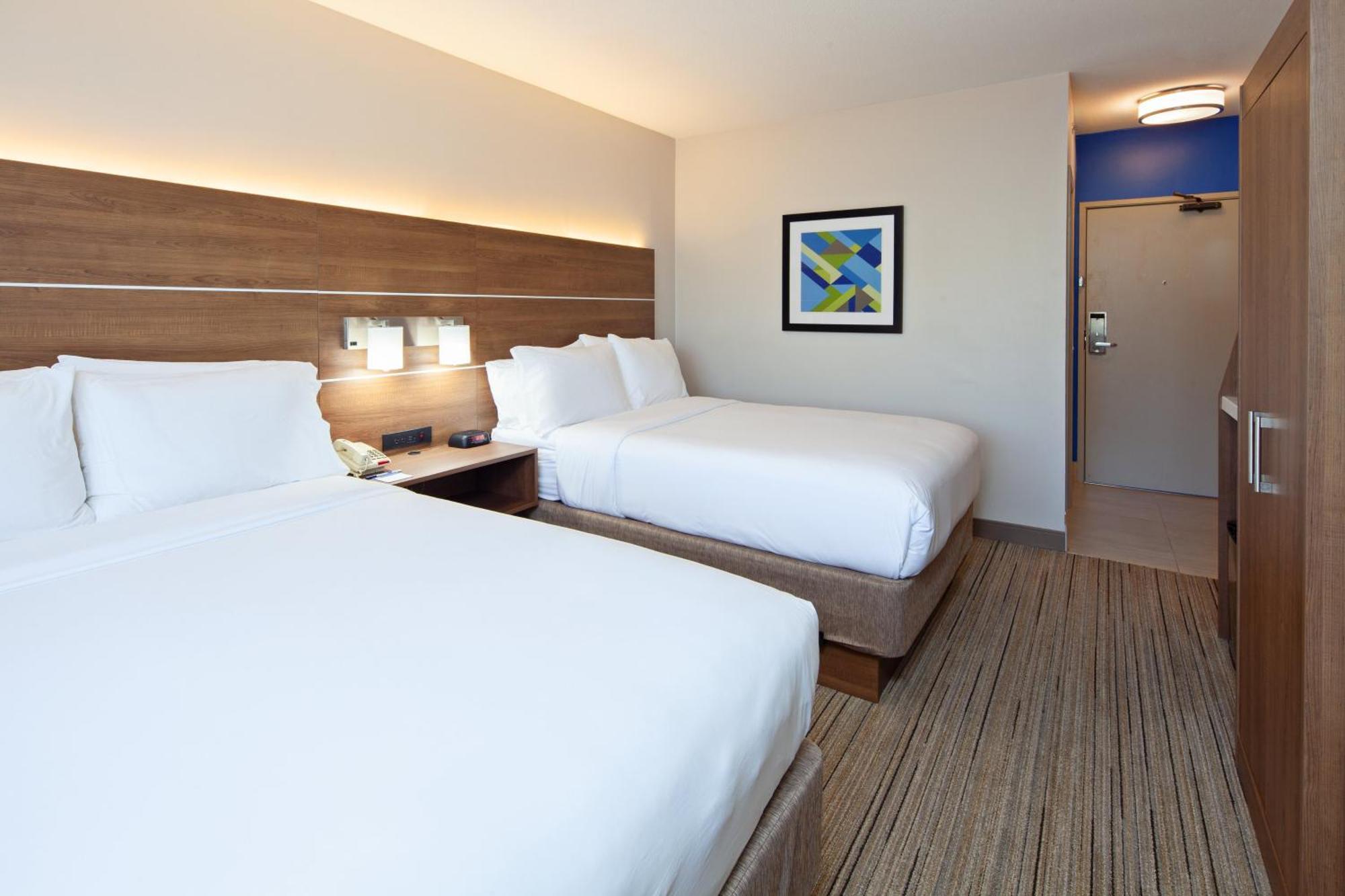 Holiday Inn Express Hotel & Suites San Diego-Escondido By Ihg Exterior photo