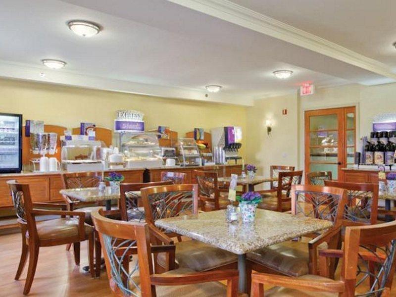 Holiday Inn Express Hotel & Suites San Diego-Escondido By Ihg Exterior photo