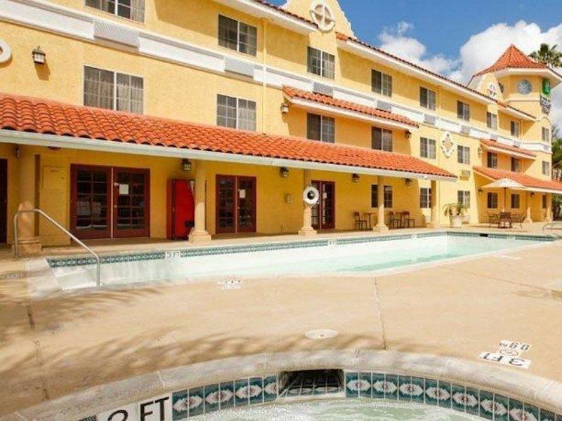 Holiday Inn Express Hotel & Suites San Diego-Escondido By Ihg Exterior photo